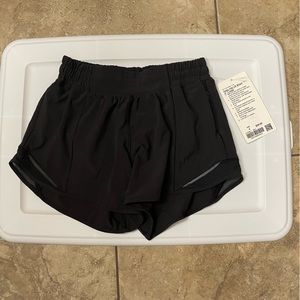Lululemon Hotty Hot Shorts NWT Size 4, Low Rise, 4 Inch